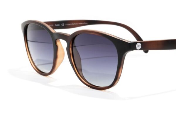 9AE69F36-EF81-4E69-A1B5-7B7850F66C6D